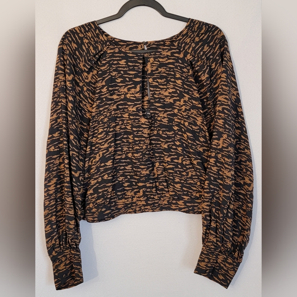 NWT Banana Republic Animal Print Blouse Size L